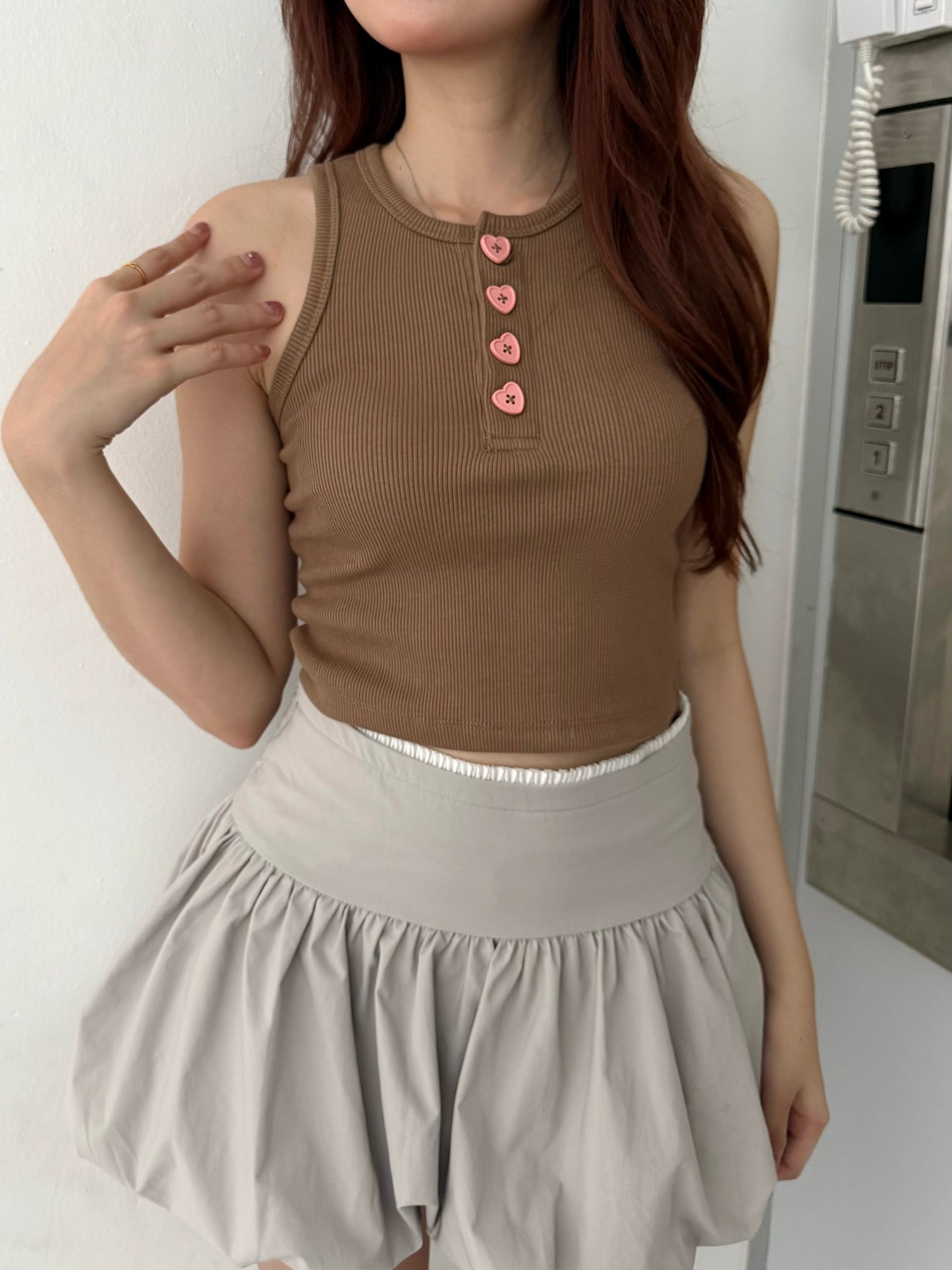 Cu Button Tank Top (Brown)